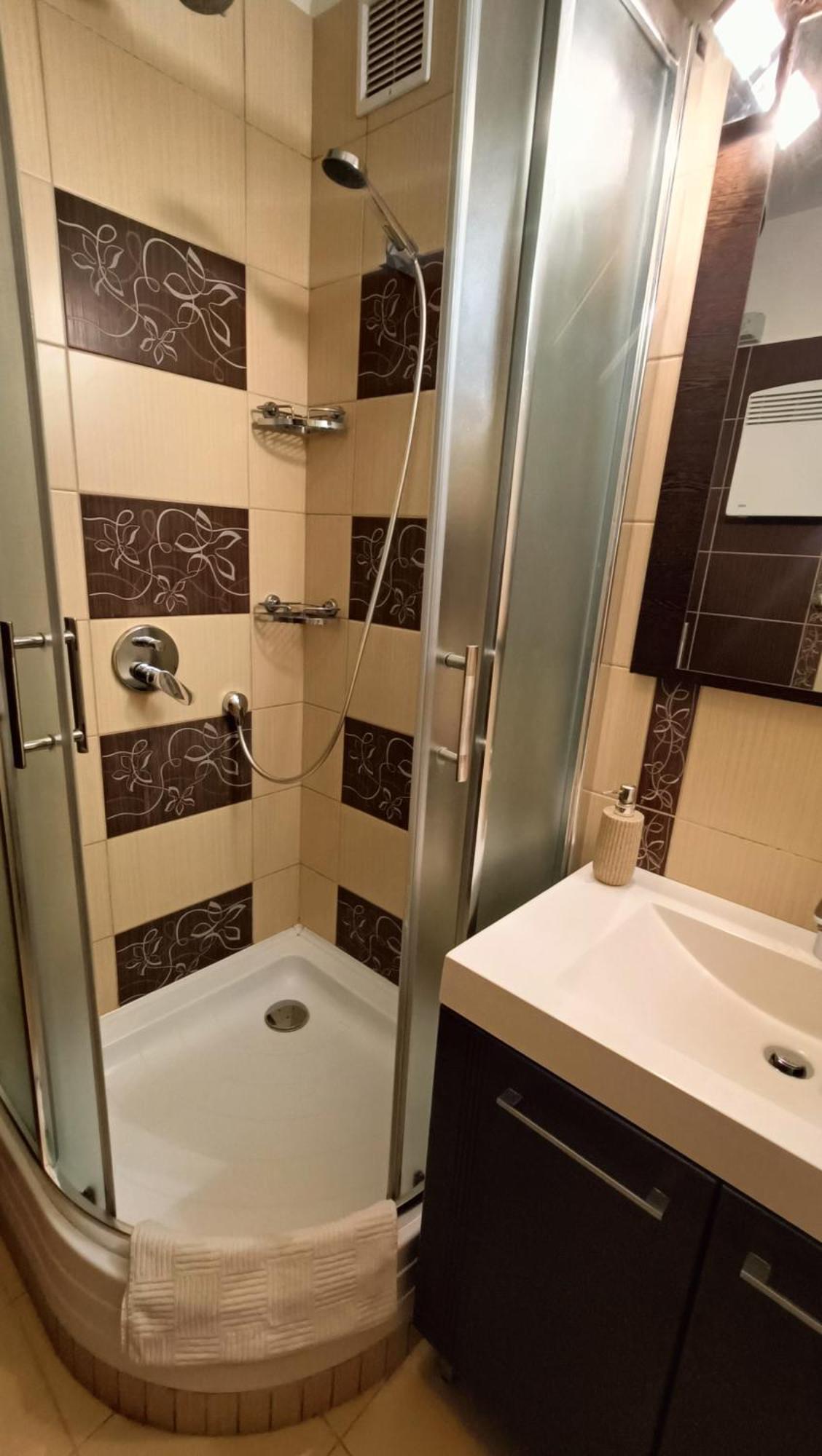 Newisland Family Apartman Sárvár Exteriör bild