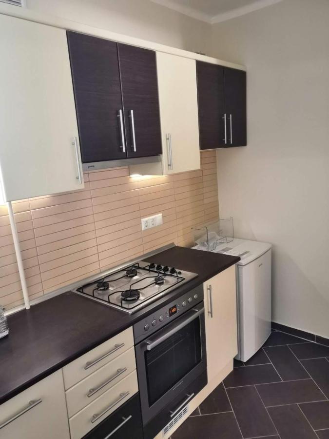 Newisland Family Apartman Sárvár Exteriör bild