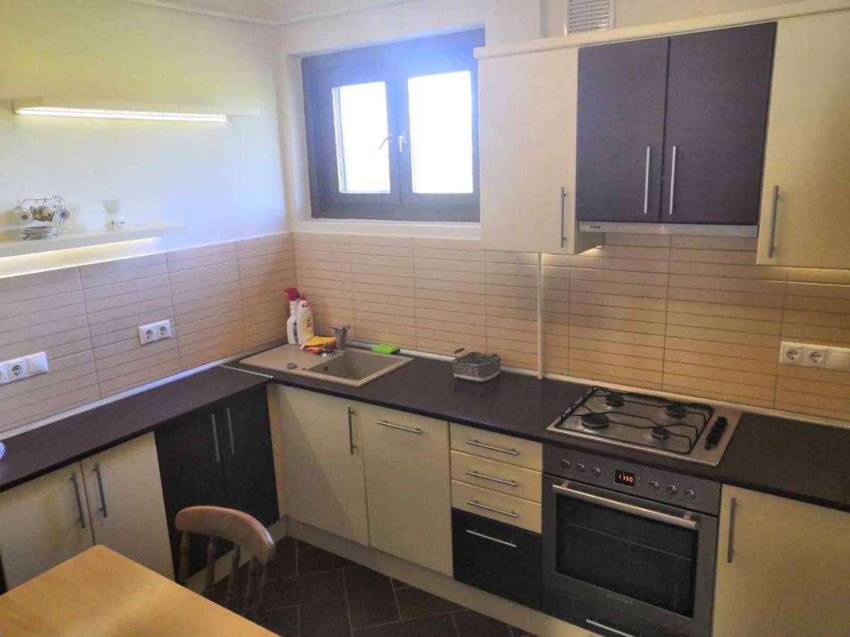 Newisland Family Apartman Sárvár Exteriör bild